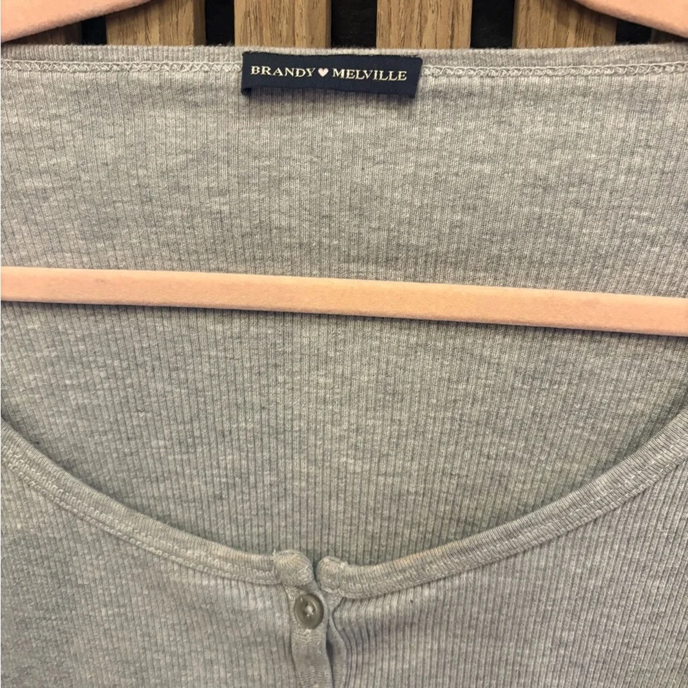Brandy Melville Light Gray Button-Up Top - Picture 2 of 3